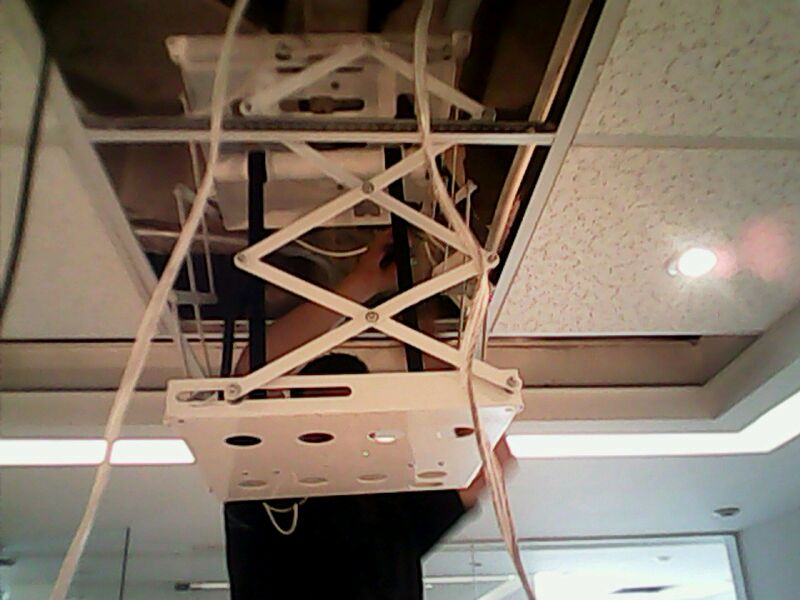 Instalacion de soporte electrico ascensor