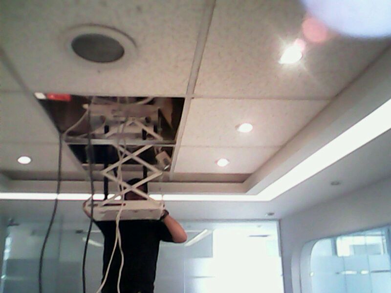 Ajuste de cableado del video proyector