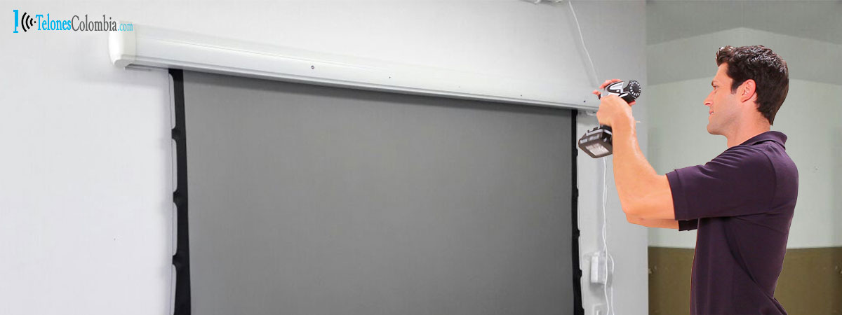 Instalador de pantallas eléctricas para proyección