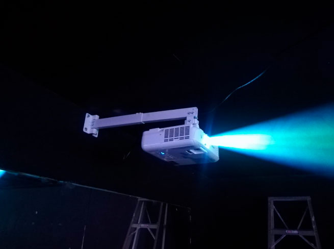 Soporte de pared universal para video beam