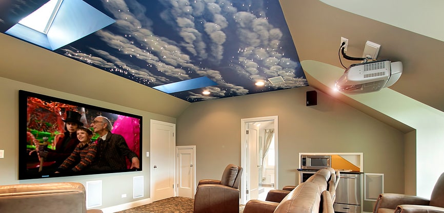 pantalla de proyeccion con marco de lujo