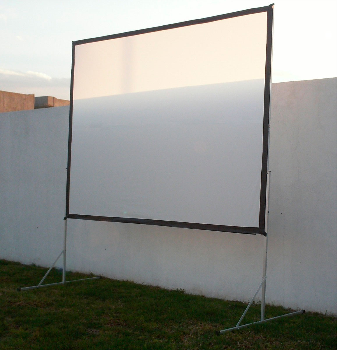 Telon de proyeccion trasera con medidas de 400 x 300 cm